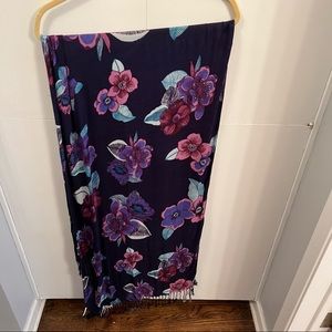 Kohl’s 100% Rayon Scarf with tags attached. 75” long and 20” wide.